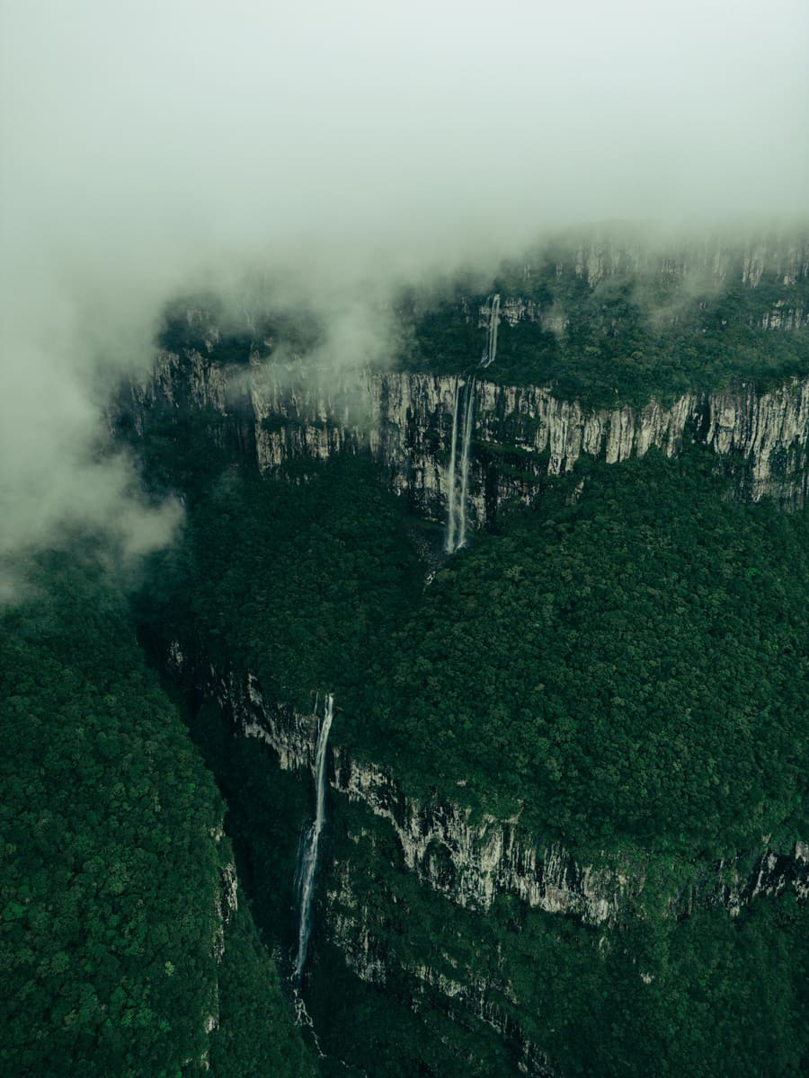 Mountain Valley — Venezuela